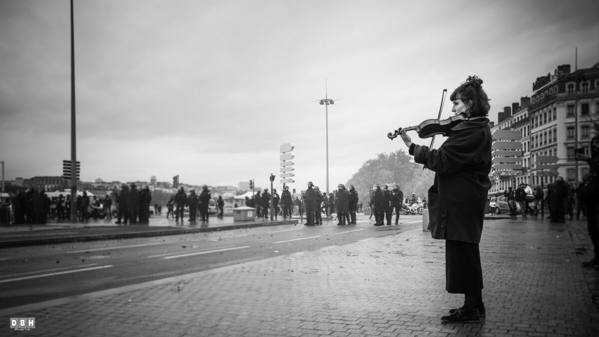 LA FEMME AU VIOLON